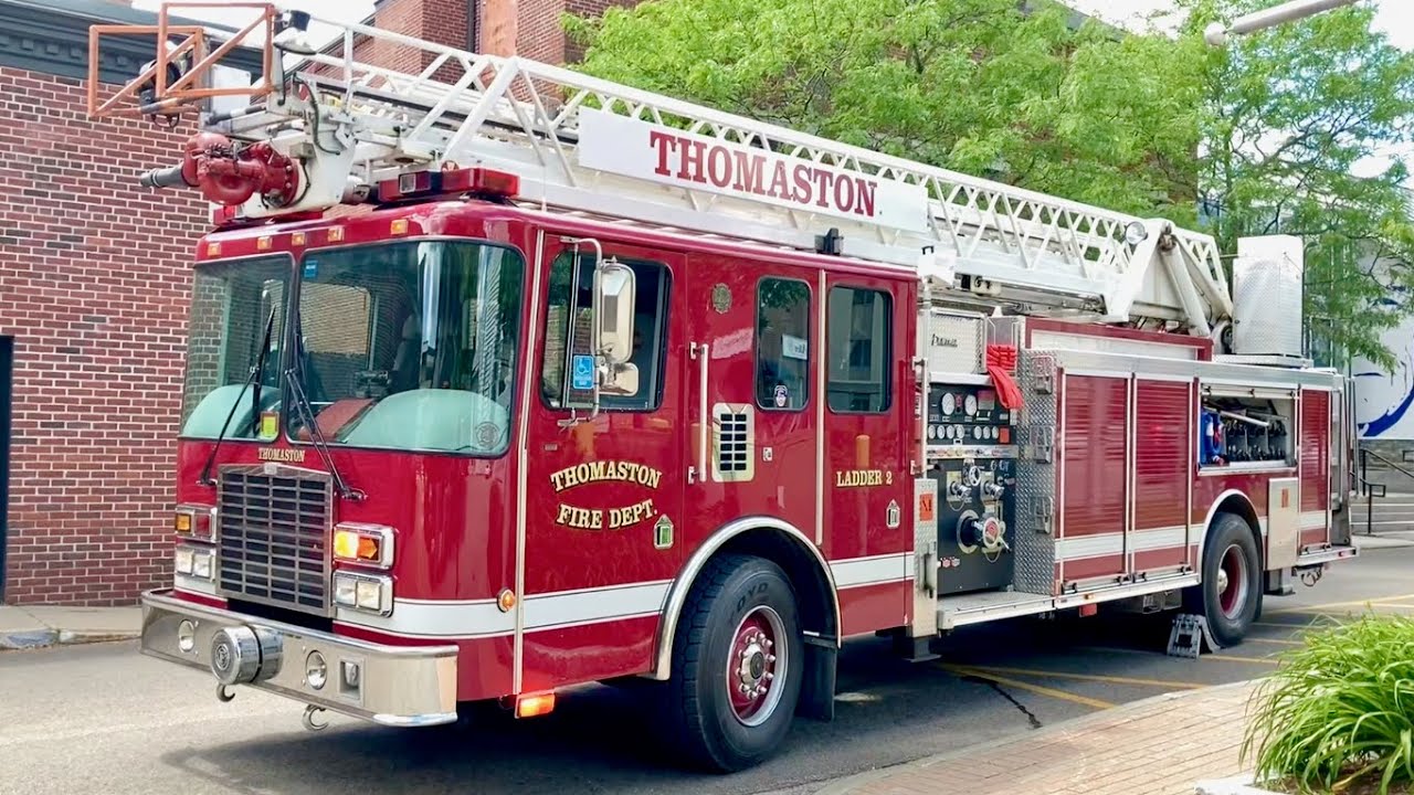 Thomaston, ME Fire Department Ladder 2 Responding MutualAid to