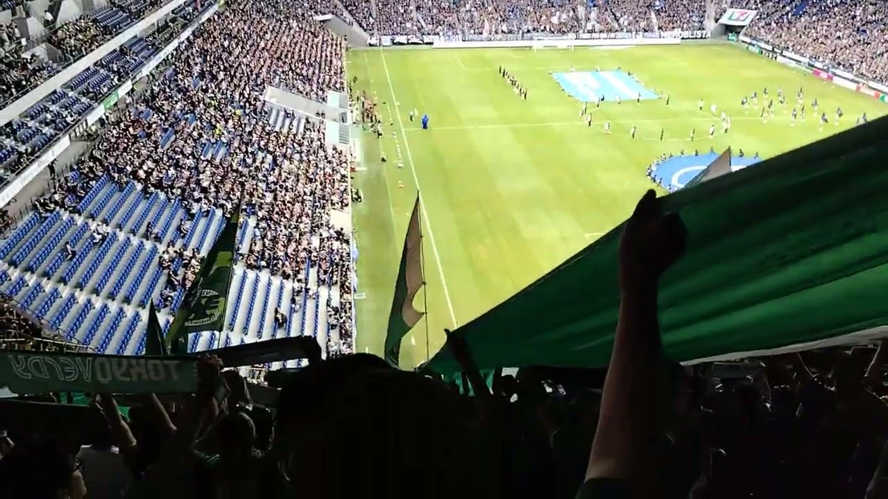 アウェイガンバ大阪戦開始前、ガンバサポの声量にビビリつつも負けじと声を張るヴェルディサポ