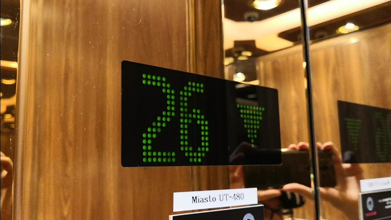 Windy przed i w Pałacu Kultury i Nauki w Warszawie + prezentacja i widoki z 30 piętra