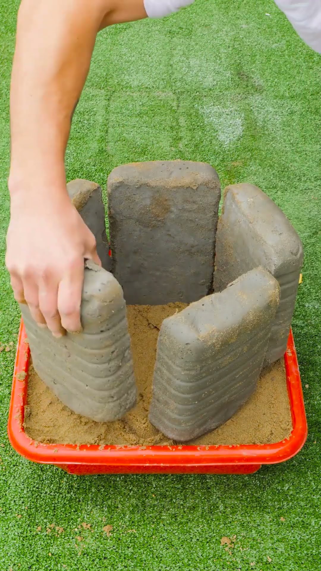Boring Backyard? How to Create Stunning DIY Cement Decor to Transform It! ?