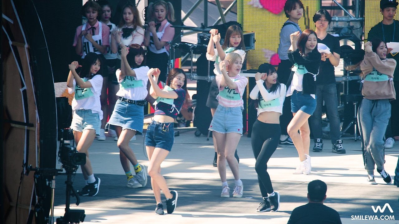 170519 다이아 (DIA) with 모모랜드 '나랑 사귈래' 사복 리허설 직캠 @전주 뮤직뱅크 4K Fancam by -wA-