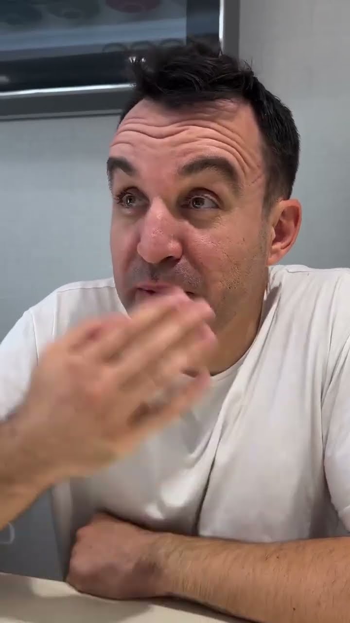 He he hep öyledir zaten? #özlemlinaöz #comedy