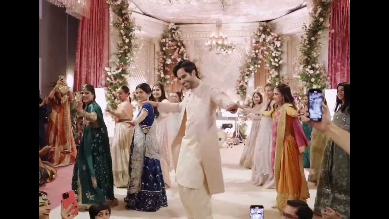 Groom’s Epic Dance Surprise for Bride | Sajan Ji Ghar Aaye | Wedding Dance Performance