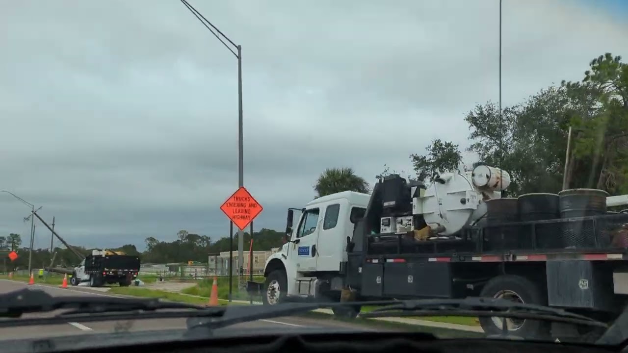 HURRICANE IAN 9-29-2022 RIVERVIEW FL. NEW HOSPITAL SURVIVED BUT POWER POLES IN FRONT NOT SO LUCKY!