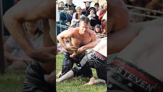 Büyük İlgi̇ Gören Yurtdişinda Yağli Güreş Organi̇zasyonu