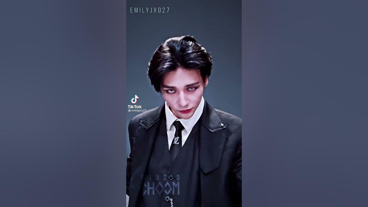 🌷#hyunjin with the mix song of #postmalone was an another level.