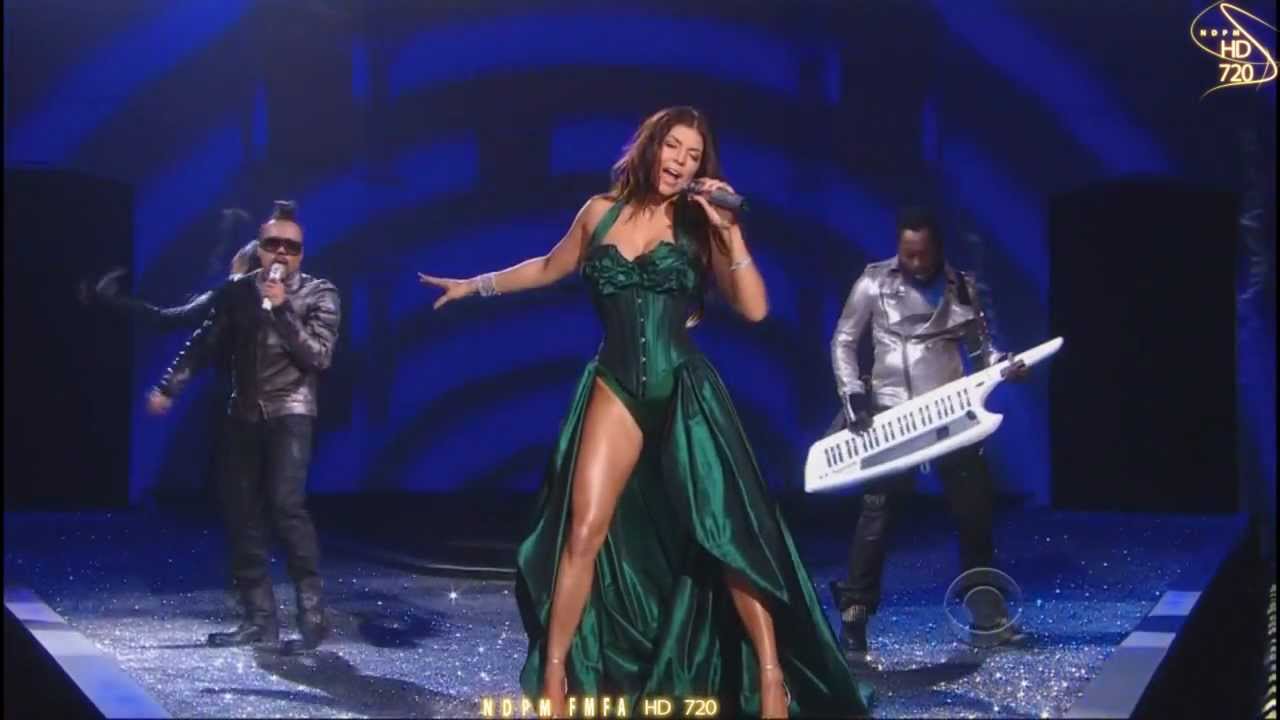 Black Eyed Peas's best live performance in Victoria Secret Fashion Show
