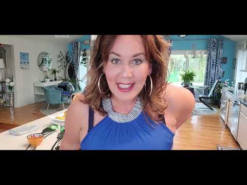 Vlogmas Blue Dress Fashion show !