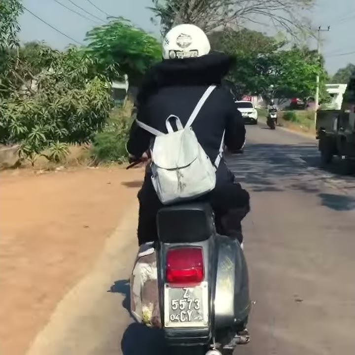 VESPA HIJAB DAILY