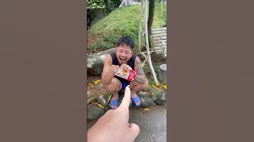 Cảm động bác chồng khờ bị chủ quán tạp hóa vứt tăm cay vì không có tiền trả #cute