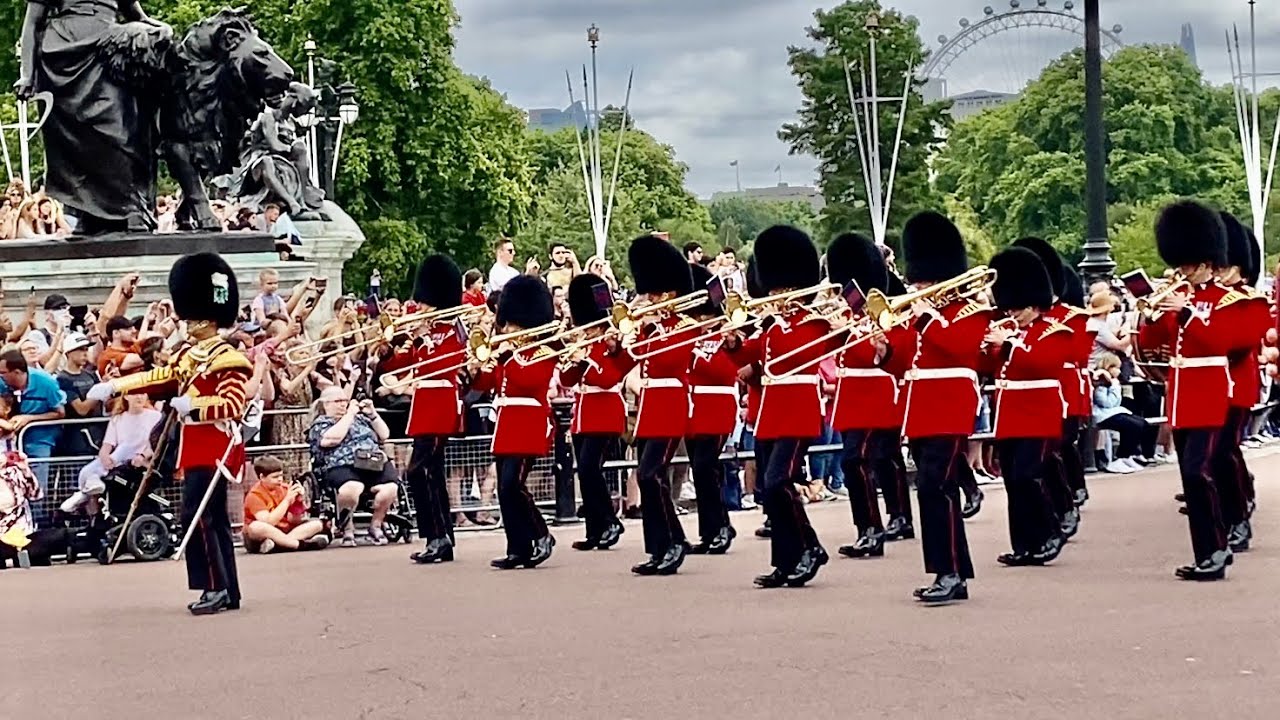 Buckingham Palace Guards Ceremony YouTube