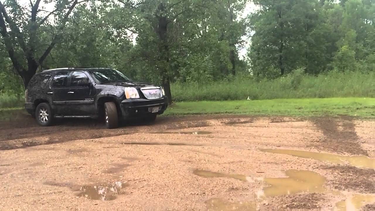 GMC YUKON DENALI SLOW-MOTION DRIFT - YouTube