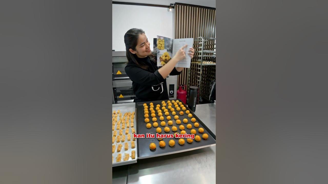 Tepung perlu disangrai dulu gak biar hasil nastar lebih awet? 👍🏻 #bakery #resep #nastar