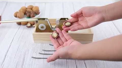 Nut Cracker Duty Walnut Cracker with Wooden Adjustable Nut Tongs Manual Nut Crackers for All Nuts