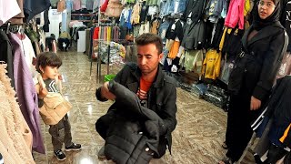 Download Lagu A day in the life of Pia and her daughter; buying clothes at the market MP3