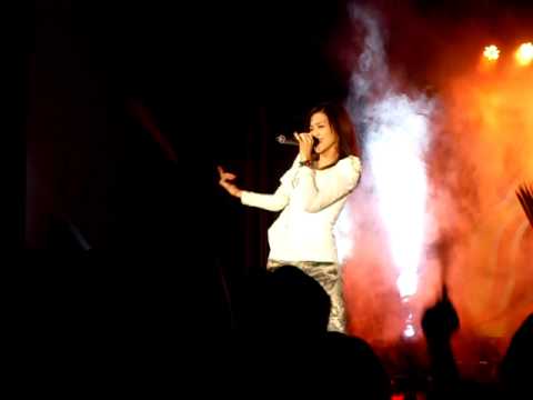 2011-12-20 迎新晚會(邀請歌手：梁一貞) 第二首