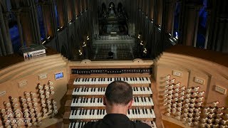 Notre-Dame organ, Yves Castagnet plays Dupré Prelude & fugue in G minor (June 2017)