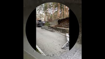 Collapse of a retaining wall when it does not have iron reinforcement and foundation