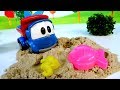 Leo und seine Freunde spielen im Sandkasten - Spielzeugvideo für Kinder