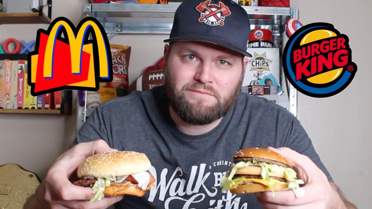 Продовольственная вражда: Биг Мак из Макдоналдса против Воппера из Бургер Кинга.