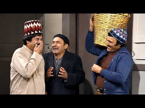 سمير غانم مش قادر يمسك نفسه من الضحك بسبب عم عقرب لما غلط فى الكلام ونسي النص 😂😂 هتموت من الضحك 🤣