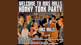 Video thumbnail of "Mrs Mills - Medley: Chicago / Avalon / Who's Sorry Now"