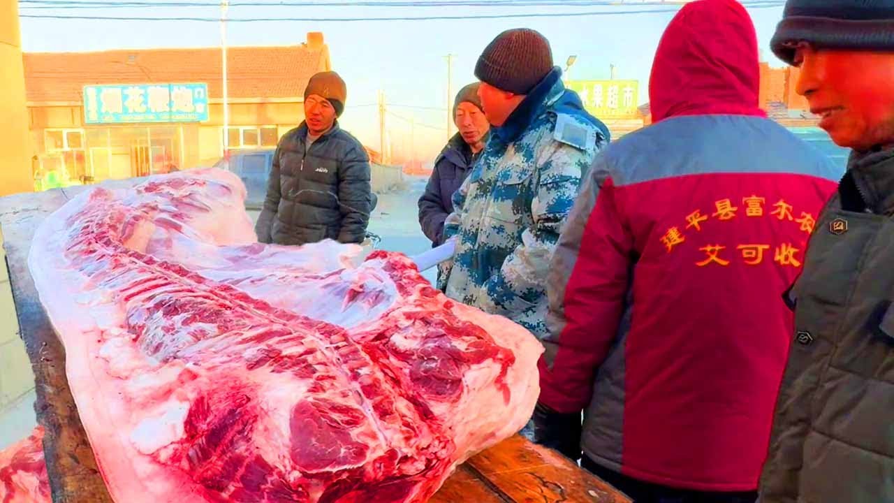 農村驚現超肥黑豬肉，膘子和大豆腐似的，看著真過癮！ 【立福128】