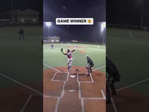 The ending to this game was WILD 😳 (via batflipbombz) #shorts
