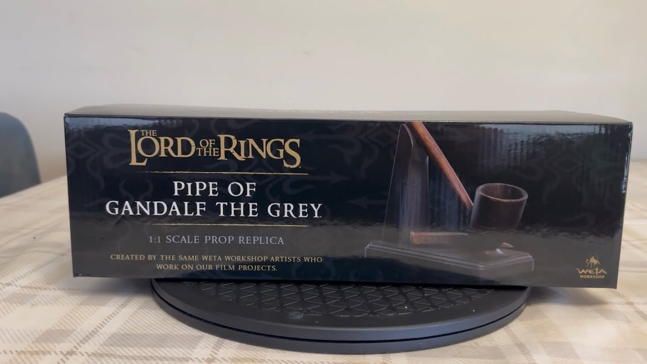 Pipe of Gandalf the Grey 1:1 scale prop replica by Weta Workshop - YouTube