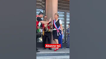 Une Maire D Une Ville Danse La Reggada Regada Danse Dansekabyle Regada Regada Shorts Maroc 