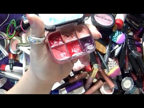 ASMR GIANT MAKEUP DUMP RUMMAGING AND ORGANIZING SOUNDS ( MAKEUP / MAKEUP BAG RUMMAGING )