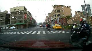 行車紀錄：紅燈僅供參考