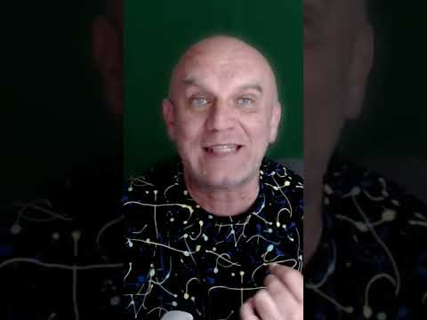 Неужели подарить платье и сводить девушку в театр это зрелость