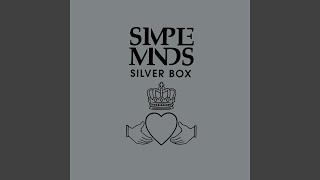Watch Simple Minds Bangin On The Door Live video