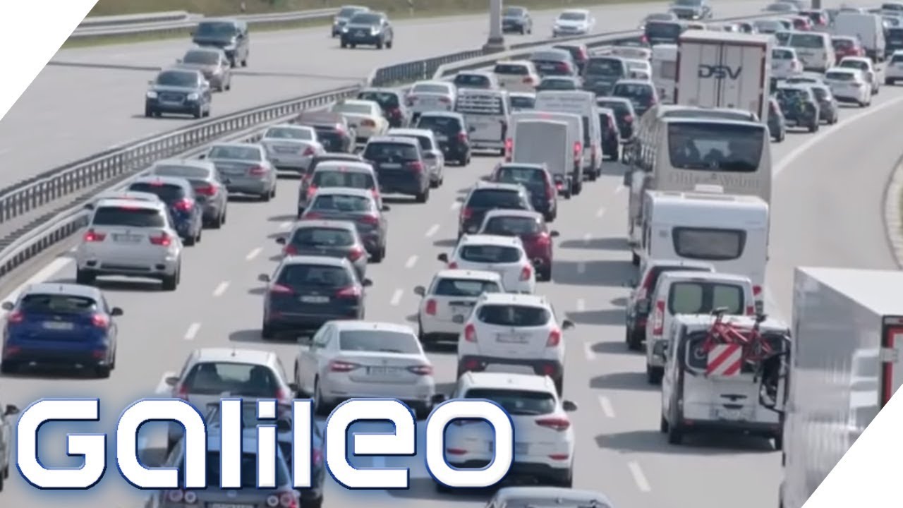 Geisterstau Auf Der Autobahn Wieso Staut Es Sich Ohne Unfall Galileo Prosieben Youtube