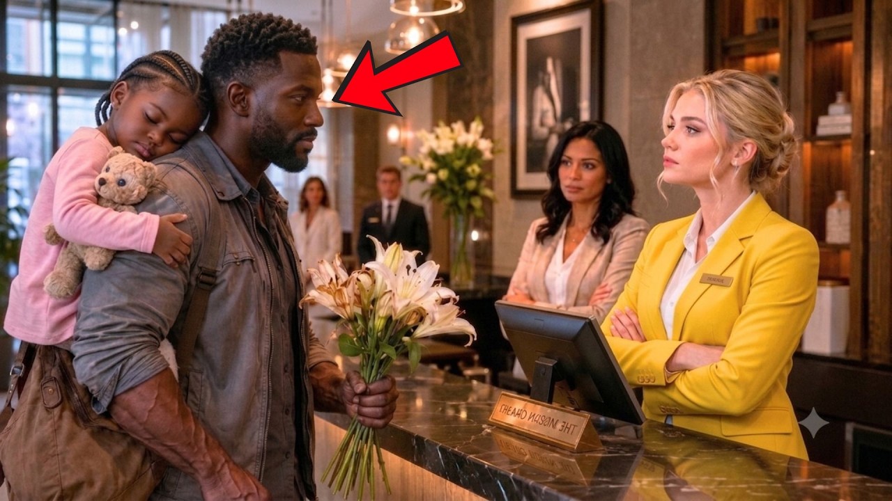 Il est entré dans son propre hôtel avec sa fille endormie dans les bras… et le réceptionniste lui a demandé de partir