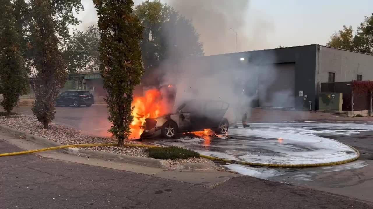 Car fire starts in downtown Sioux Falls - YouTube