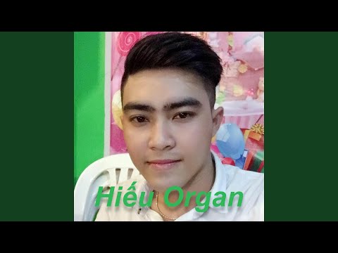 Xuân Này Con Không Về Remix (Tone Nam) adlı videoyu YouTube'da izle