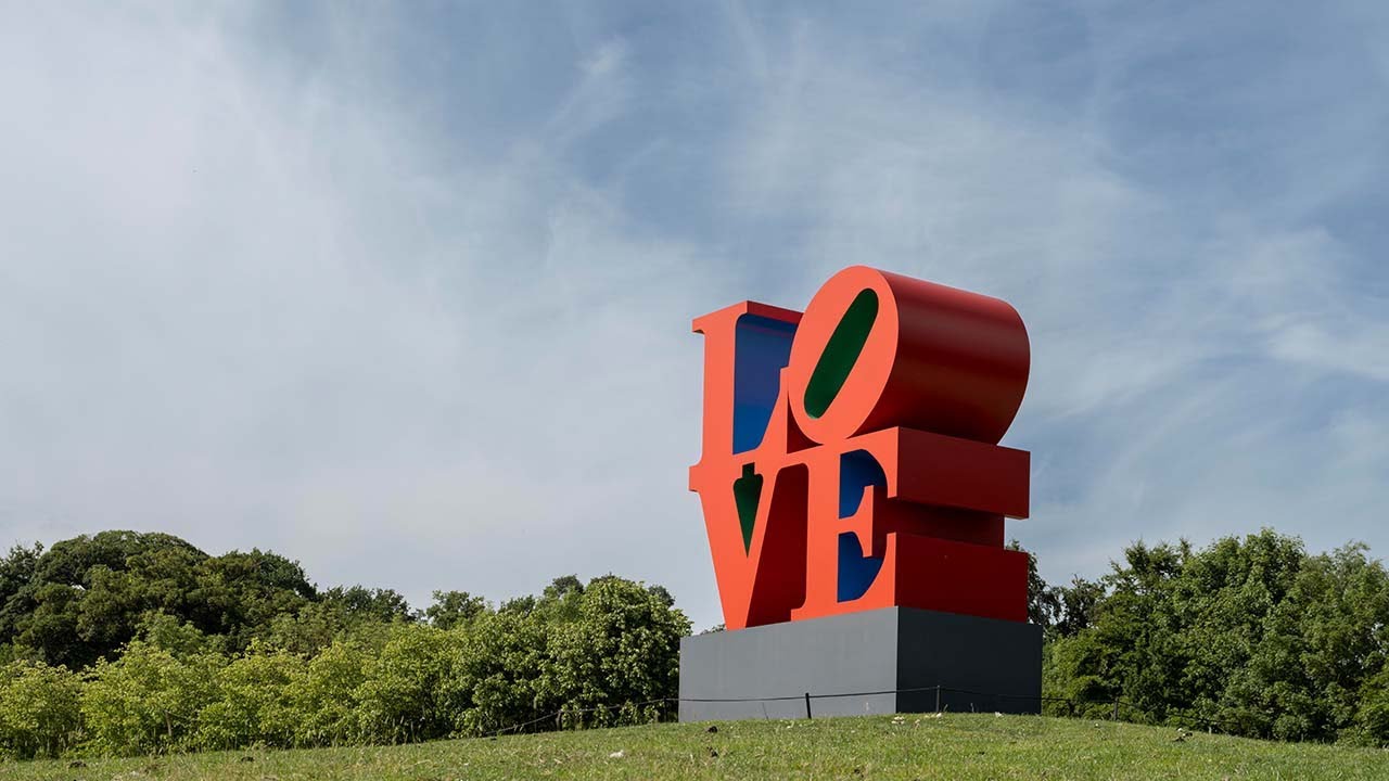 Robert Indiana: Sculpture 1958–2018 - YouTube