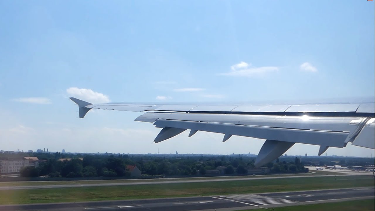 2 GO AROUNDS! Air France A321 EXTREM WINDY LANDING during Thunderstorm at Berlin Tegel Airport