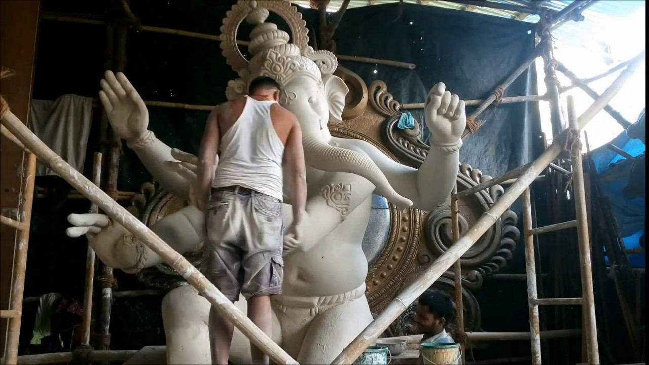 Large Ganpati made at Krunal Patil's workshop in Chinchpokhli