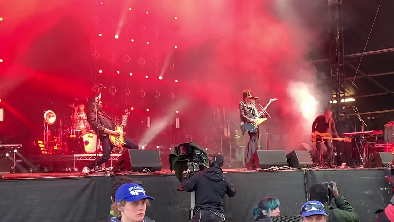 Halestorm - Uncomfortable (Download 2019)