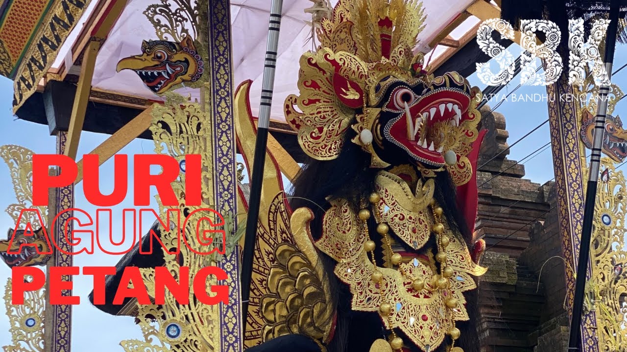 Вечерний парад Пури Агунг