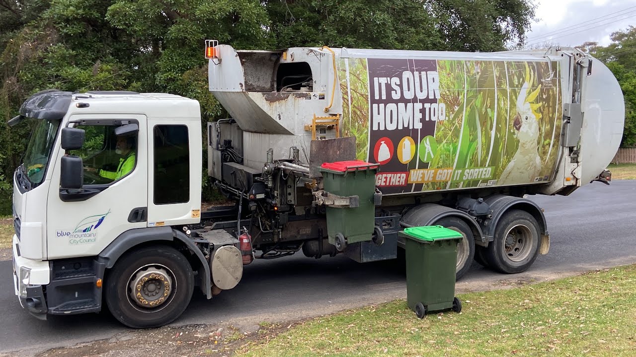 Blue Mountains Garbage Truck 976 Spare Truck