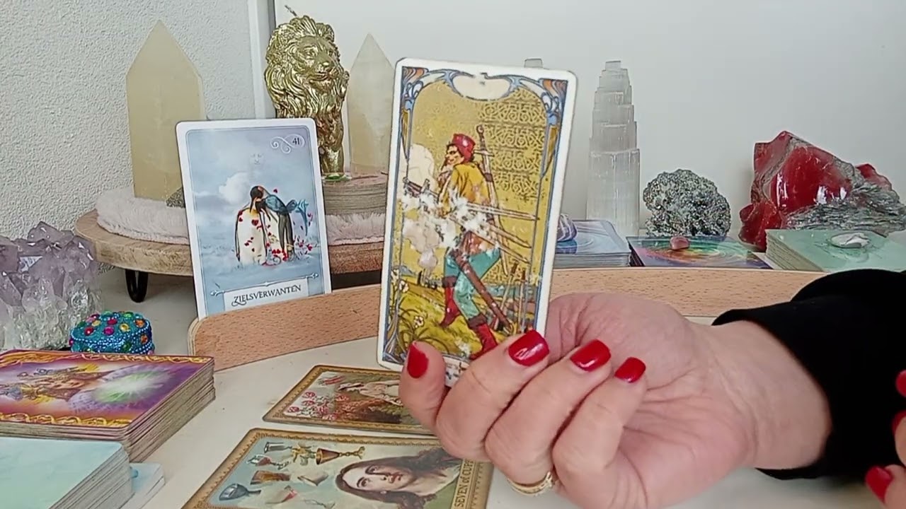 Leeuw ♌️ Wie of wat komt de komende maand op jouw pad? 💥 Pas op met deze persoon!🧐