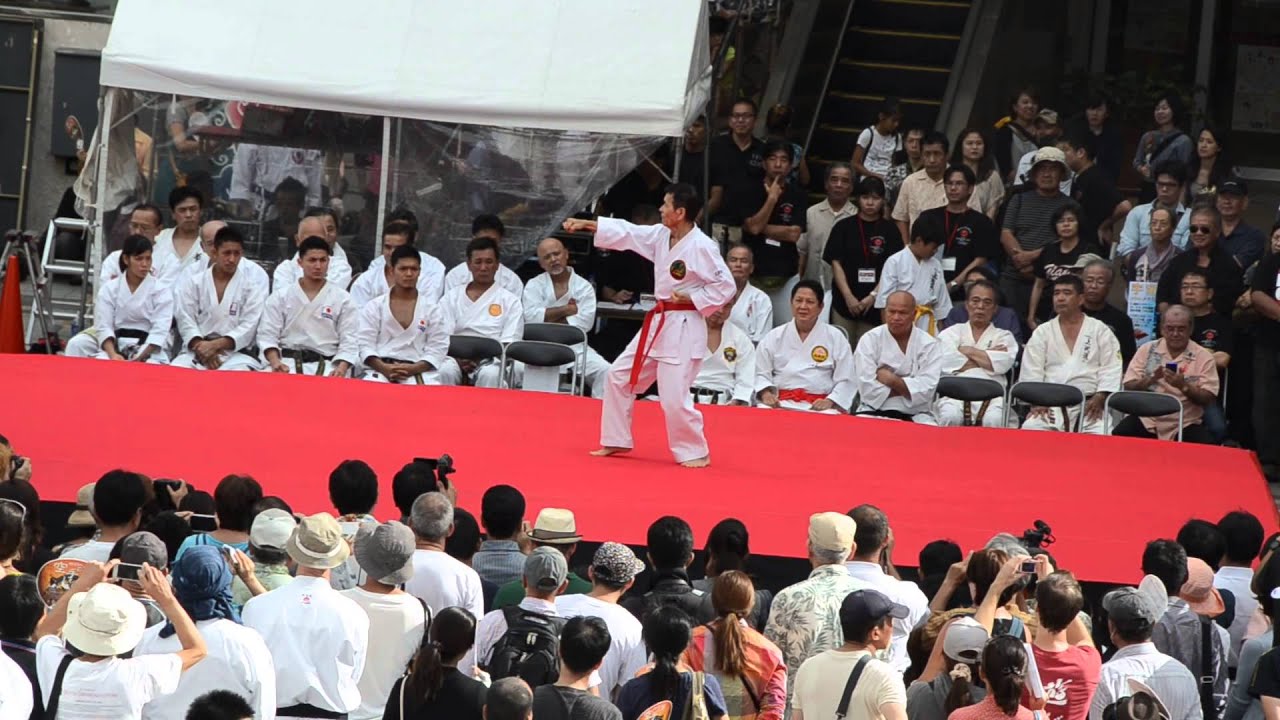 Ahagon Naonobu の Kūsankū dai karate gi