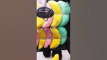 UFO Catcher Win At Round 1! #shorts #arcade #jackpot #clawmachine #clawmachine