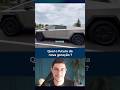Carro Tesla Cybertruck dirigindo sozinho