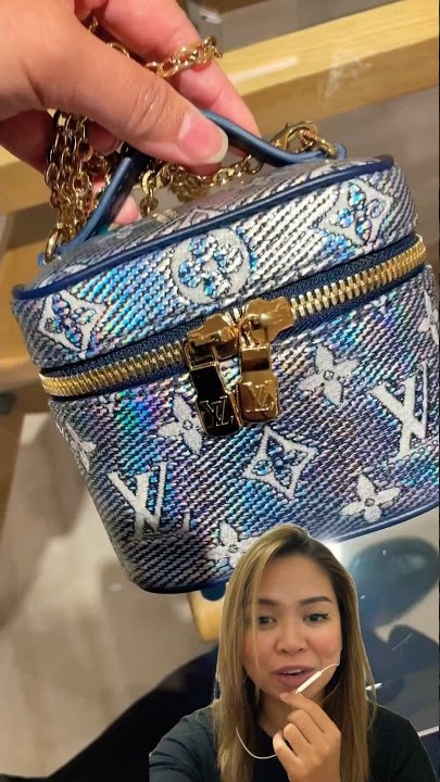 The Micro Vanity handbag follows Louis Vuitton 
