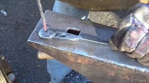 Blacksmithing   Forging A Nail Header And Making Some Nails